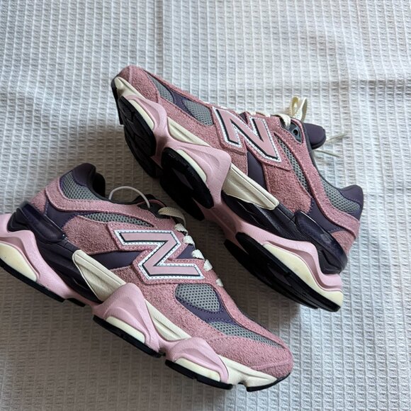 New Balance 9060 Low Top Sneakers - Picture 2 of 5